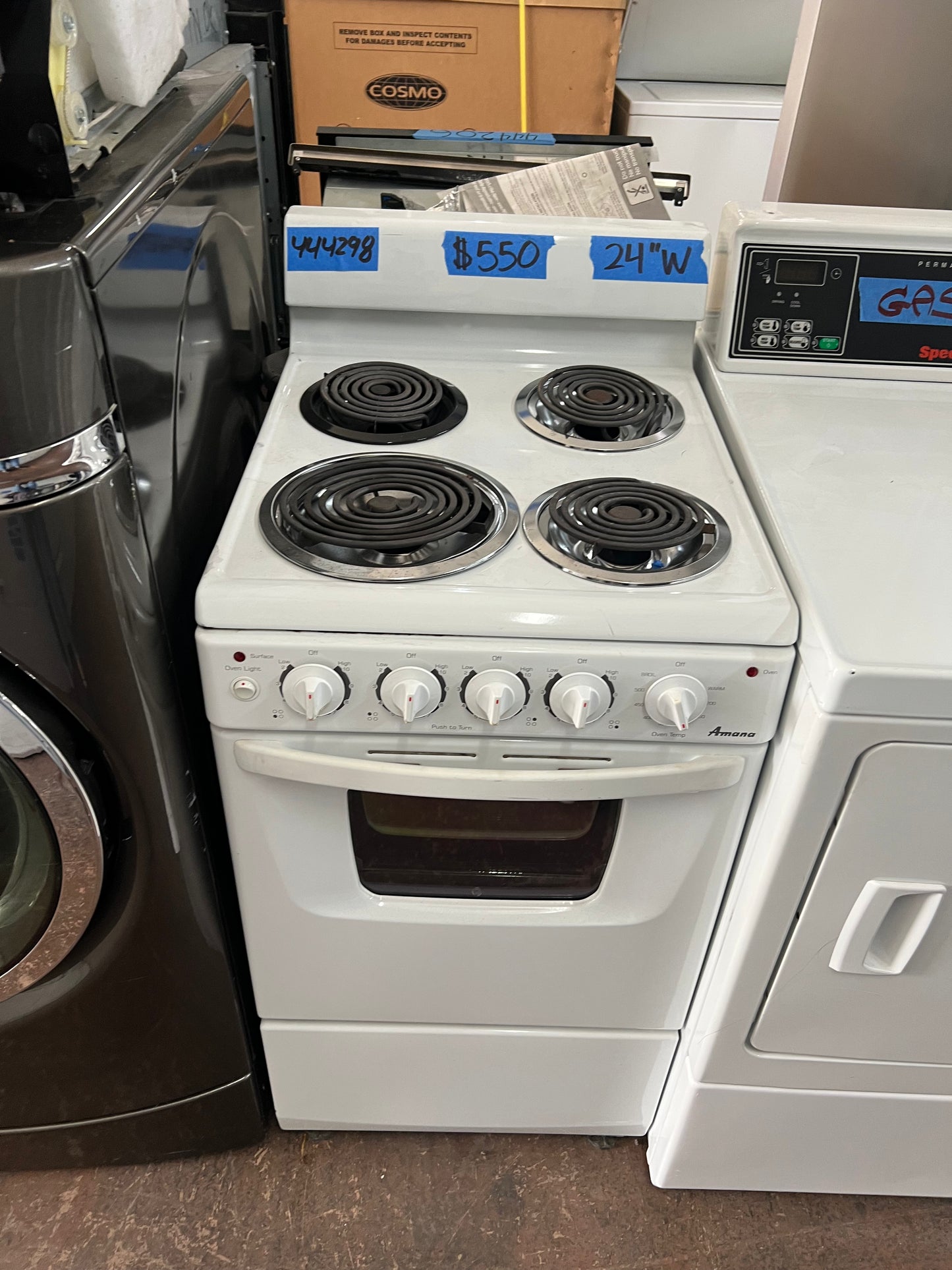 24 Inch Amana Electric Range In White, Coil Top Burners, 444298