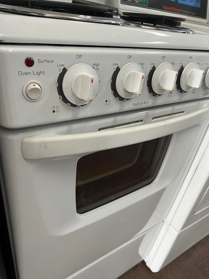 24 Inch Amana Electric Range In White, Coil Top Burners, 444298
