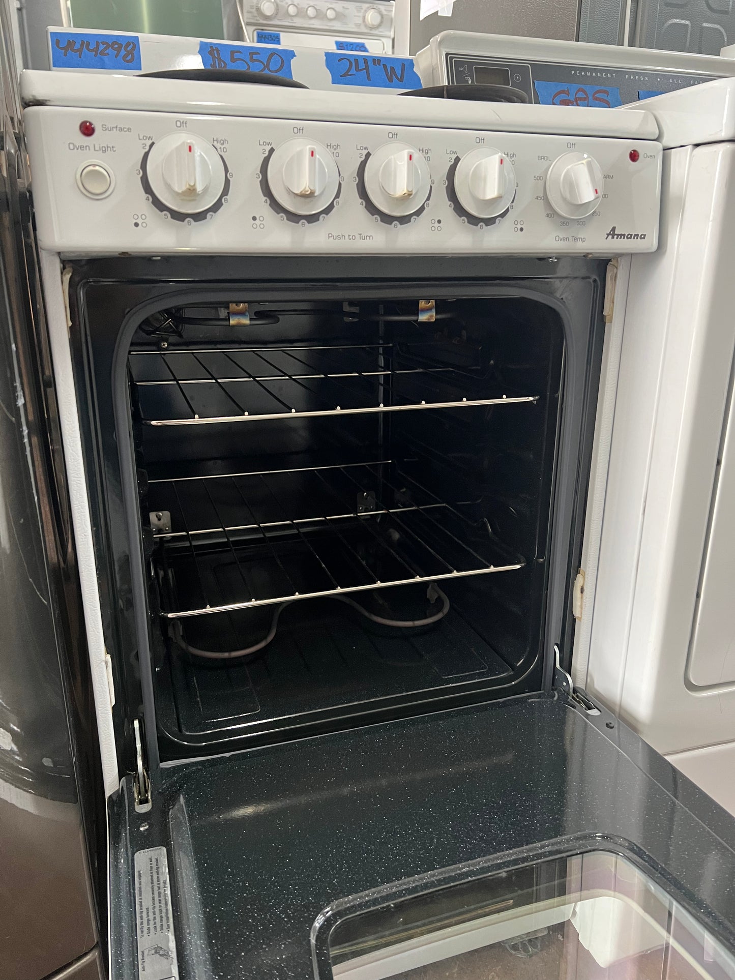 24 Inch Amana Electric Range In White, Coil Top Burners, 444298