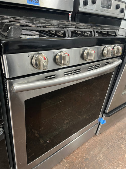 Samsung Gas Range Stainless Steel, 5 Burners, NX58H5600SS, 444301