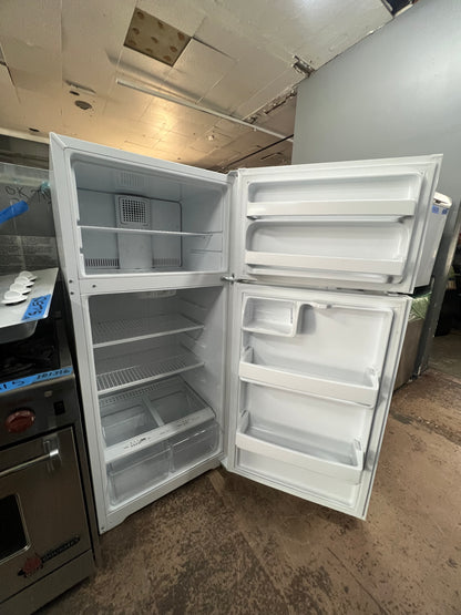 28 GE Top Freezer Refrigerator In White, GTS16DTHJRWW, 444303
