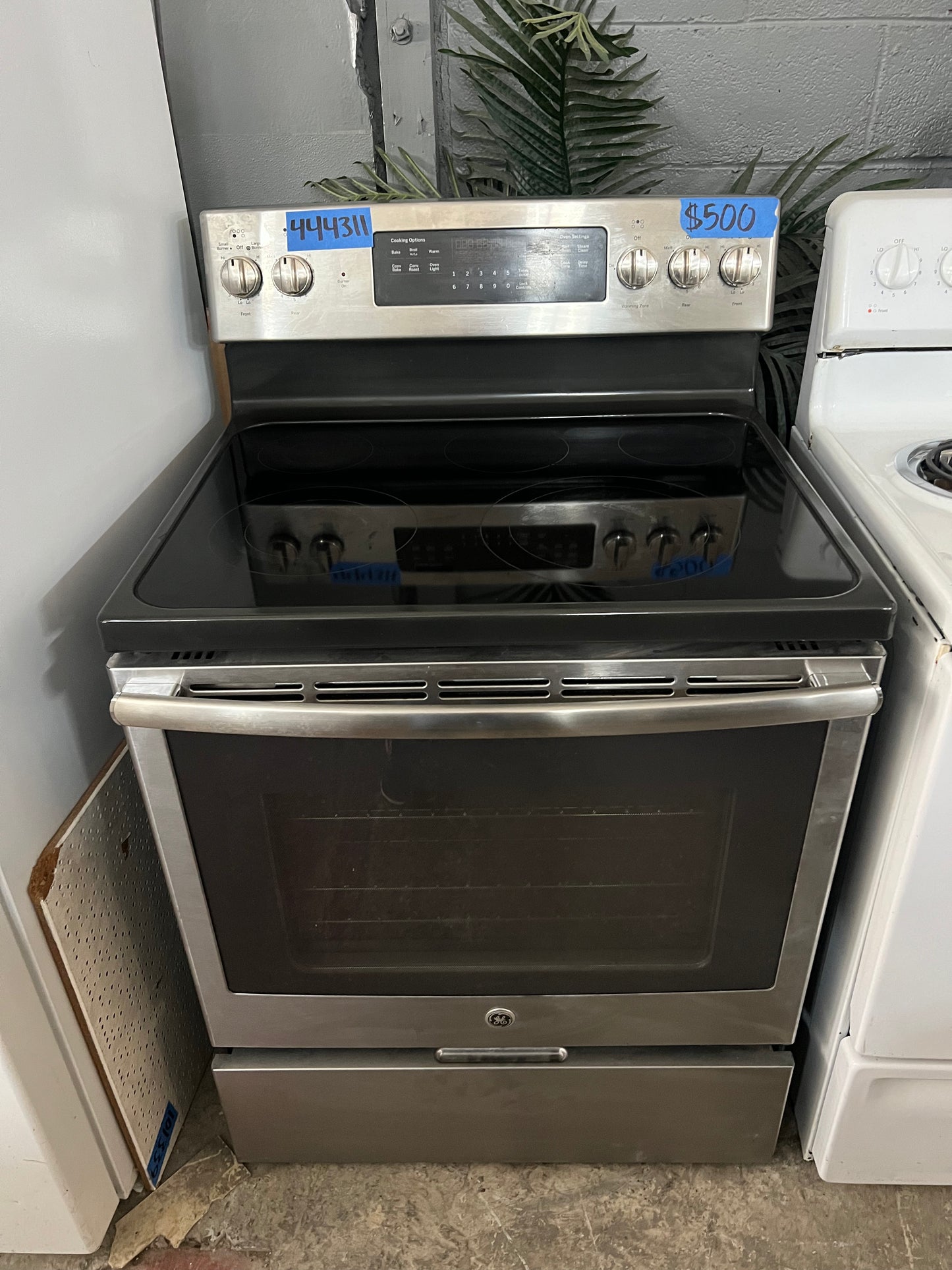 30 GE Electric Glass Top Range With Convection Oven In Stainless Steel, JB750SJ3SS, 444311