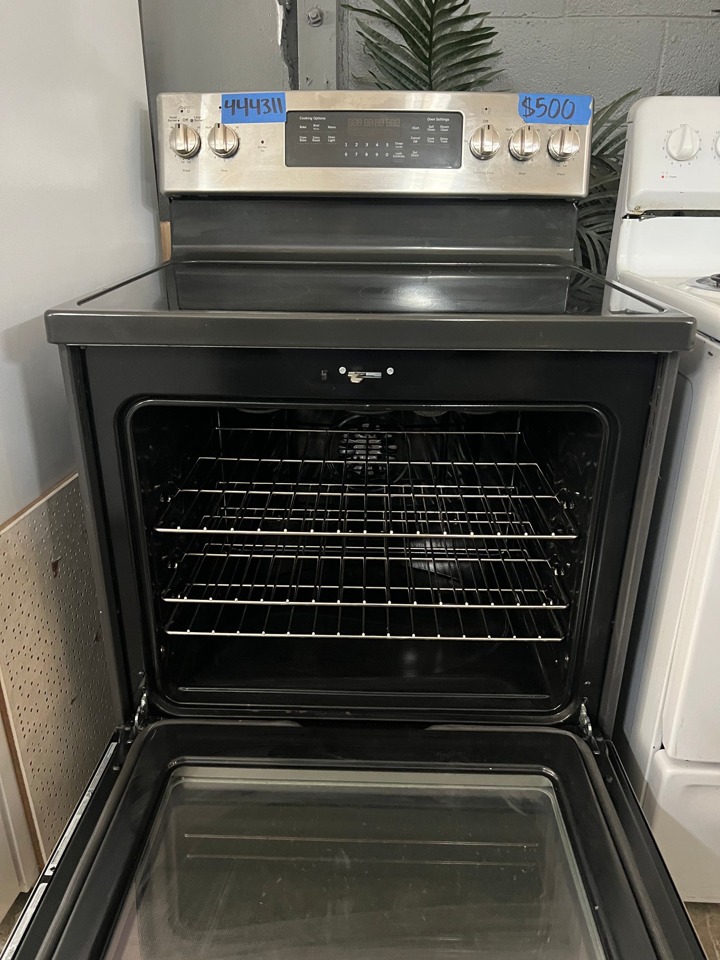 30 GE Electric Glass Top Range With Convection Oven In Stainless Steel, JB750SJ3SS, 444311