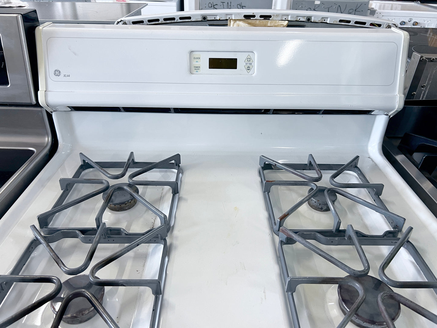 GE XL44 Gas Range , 4 Burner , Oven , White , 30 Inch  373812