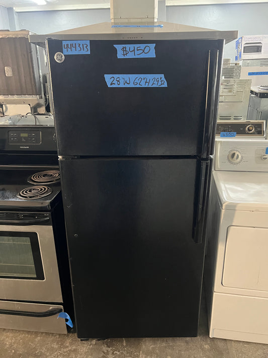 28 Inch GE Top Freezer Full Depth Refrigerator In Black, GTE16GTHCRBB, 444313