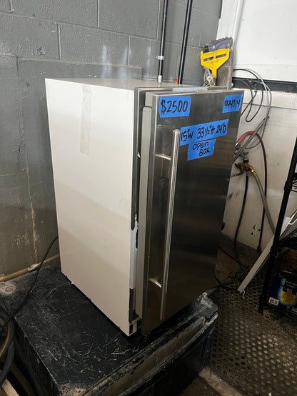 15 Inch Sub-Zero Undercounter Ice Maker In Stainless Steel, 26 pounds Capacity, 315IP, 444314