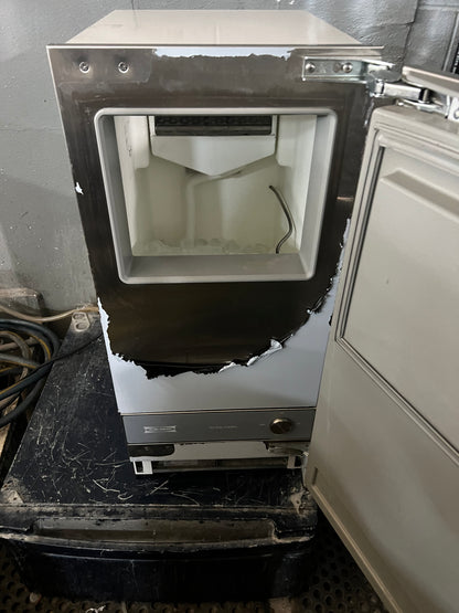 15 Inch Sub-Zero Undercounter Ice Maker In Stainless Steel, 26 pounds Capacity, 315IP, 444314