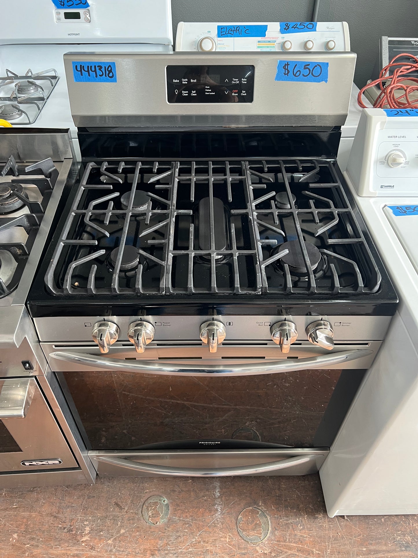 30 Inch Frigidaire 5 Burner Gas Range In Stainless Steel, FGGF3047TFA, 444318