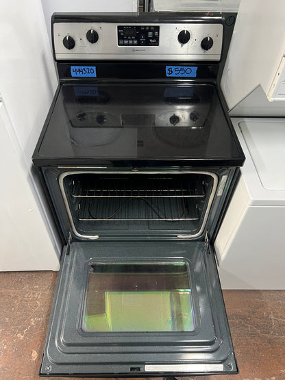 30 Whirlpool Electric Glass Top Range In Stainless Steel, RF368LXPS 1, 444320