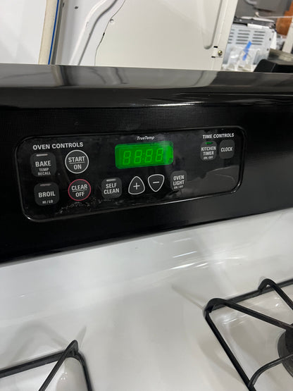 GE 30 Gas Range In White, Black Oven, JGBP28BEJ1WH, 444321