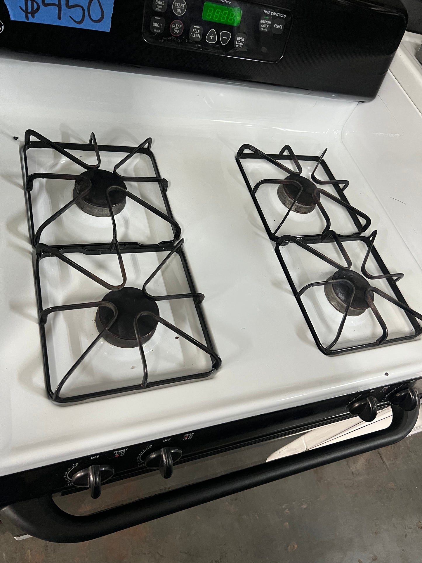 GE 30 Gas Range In White, Black Oven, JGBP28BEJ1WH, 444321
