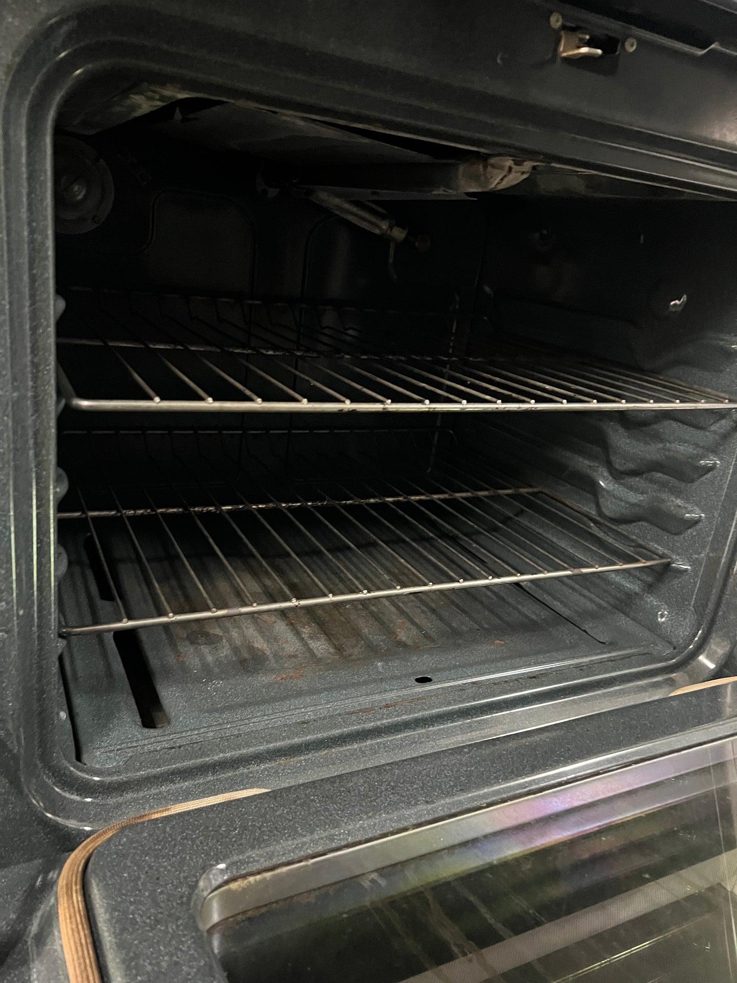 GE 30 Gas Range In White, Black Oven, JGBP28BEJ1WH, 444321