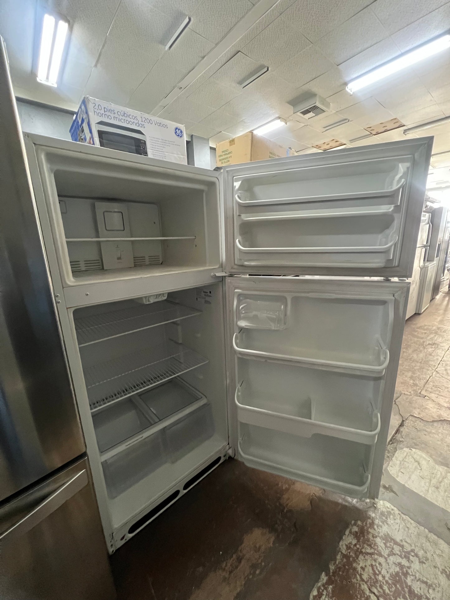Kenmore 30 Top Freezer Refrigerator In White, 253.6041261E, 444325