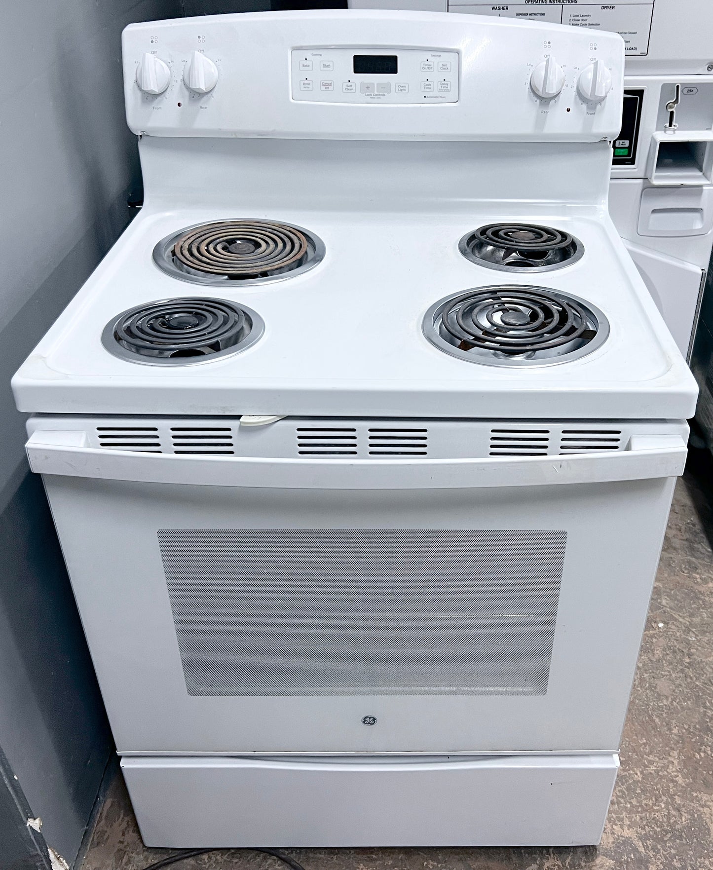 GE Electric Range 240V 30 inch 4 Burner , Oven , White , JB258DM2WW , 373824