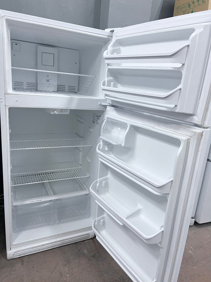Kenmore Top Freezer White Refrigerator 18 Cu Ft 253.60412410 , 30 Inch , 373822