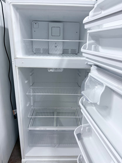 Kenmore Top Freezer White Refrigerator 18 Cu Ft 253.60412410 , 30 Inch , 373822
