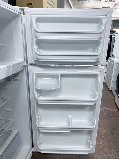 Kenmore Top Freezer White Refrigerator 18 Cu Ft 253.60412410 , 30 Inch , 373822