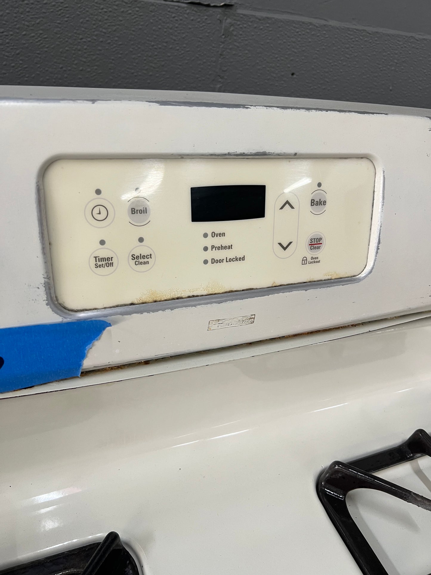 Kenmore Gas Range In White, Used In Good Condition, 444329