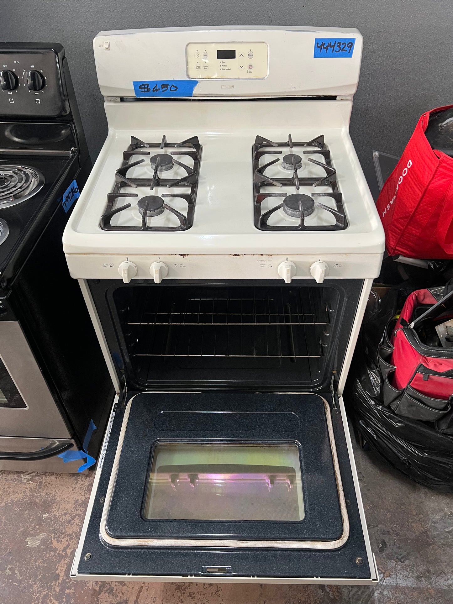 Kenmore Gas Range In White, Used In Good Condition, 444329