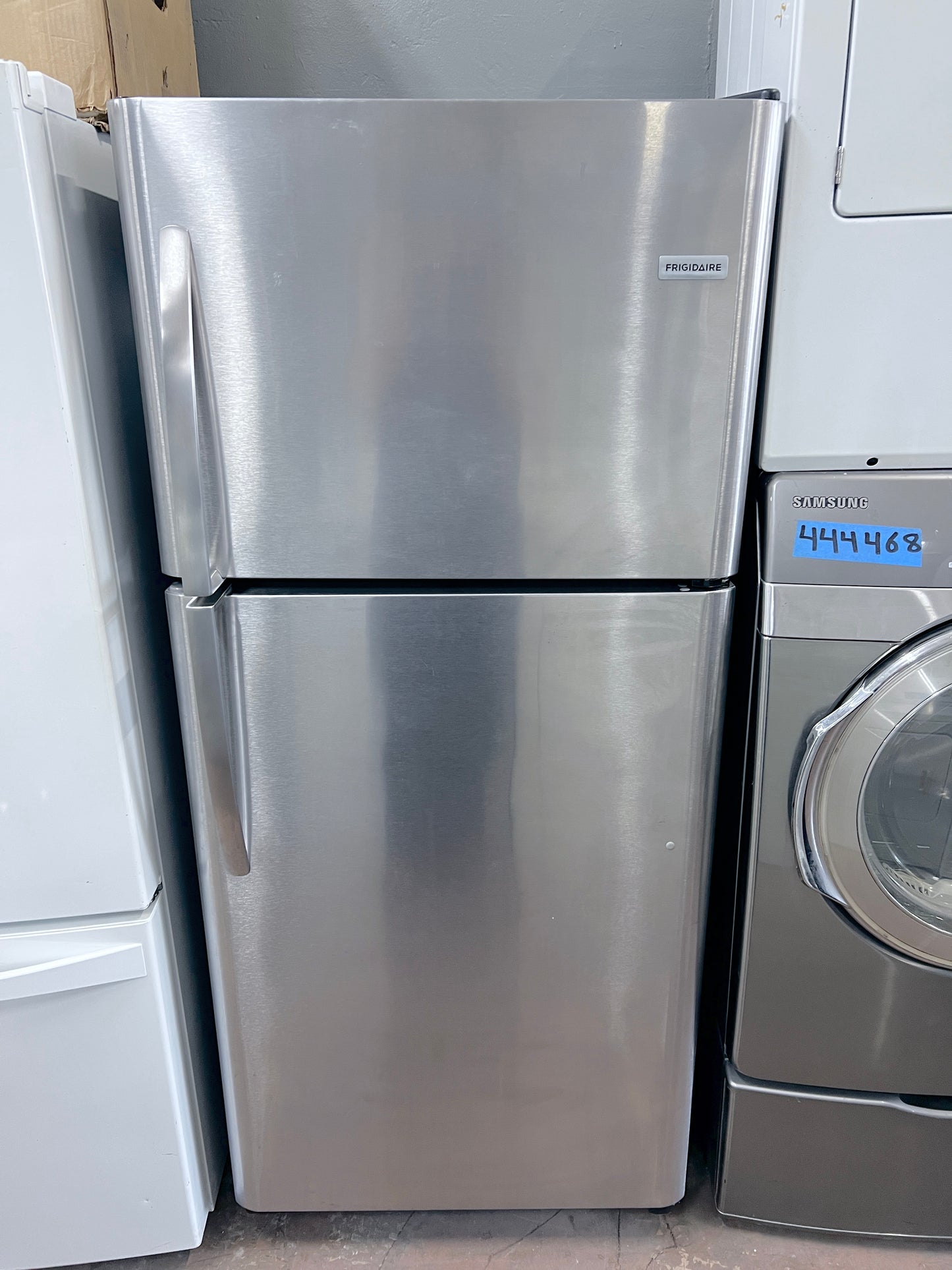Frigidaire Top Freezer Refrigerator Stainless Steel FFTR2021TS1 , 30 Inch 373823