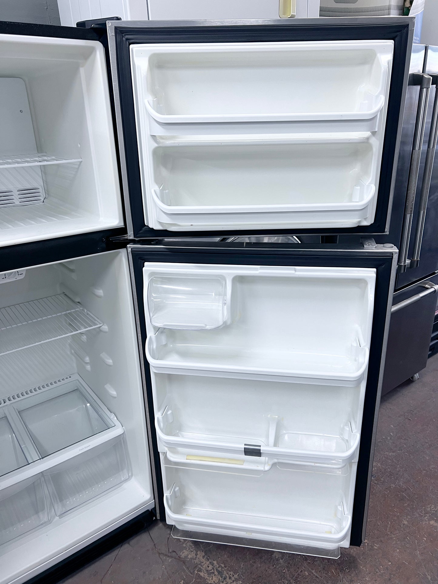 Frigidaire Top Freezer Refrigerator Stainless Steel FFTR2021TS1 , 30 Inch 373823