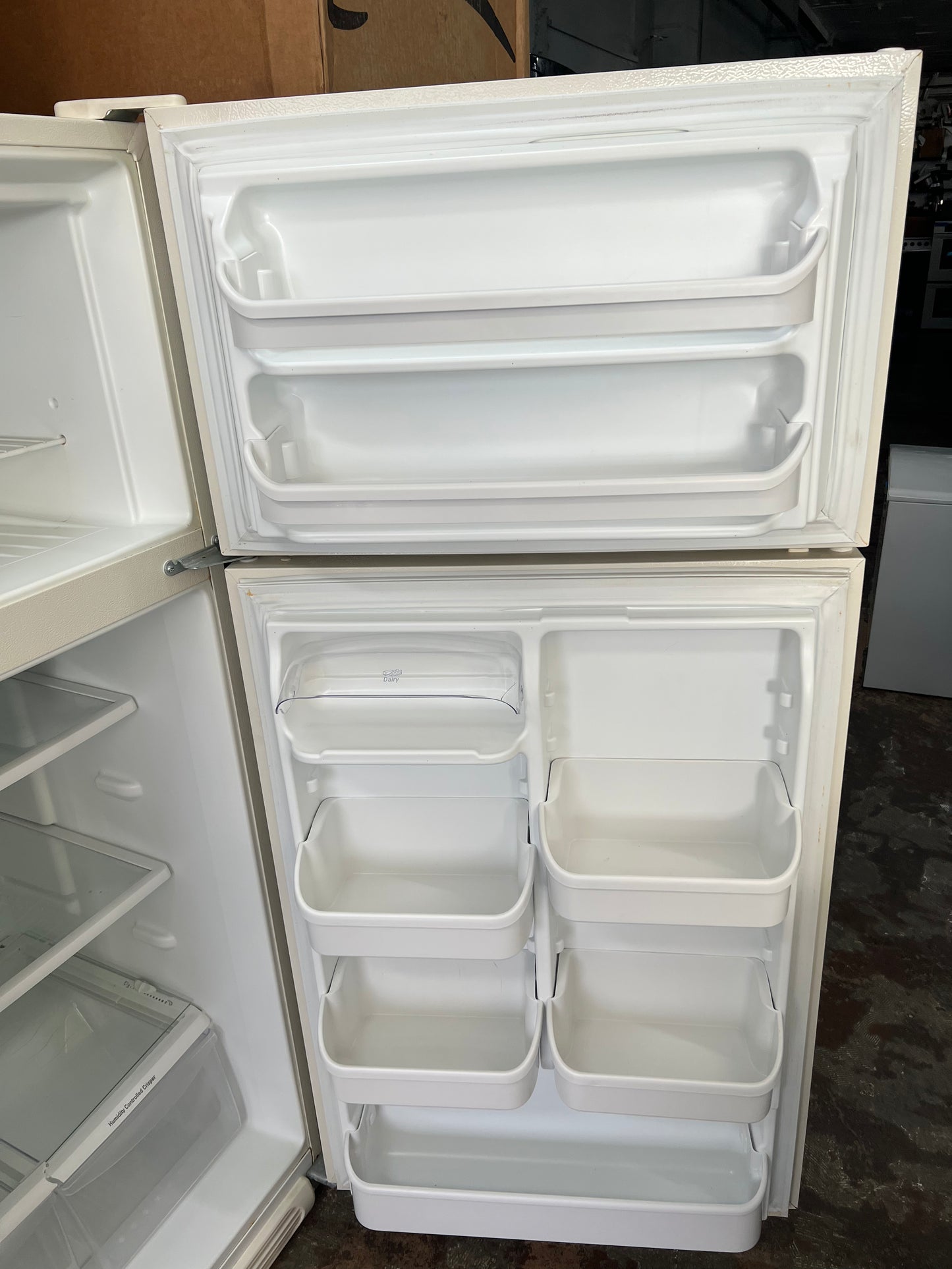 Kenmore 30 Full Size Top Freezer Refrigerator In Off White, 444330