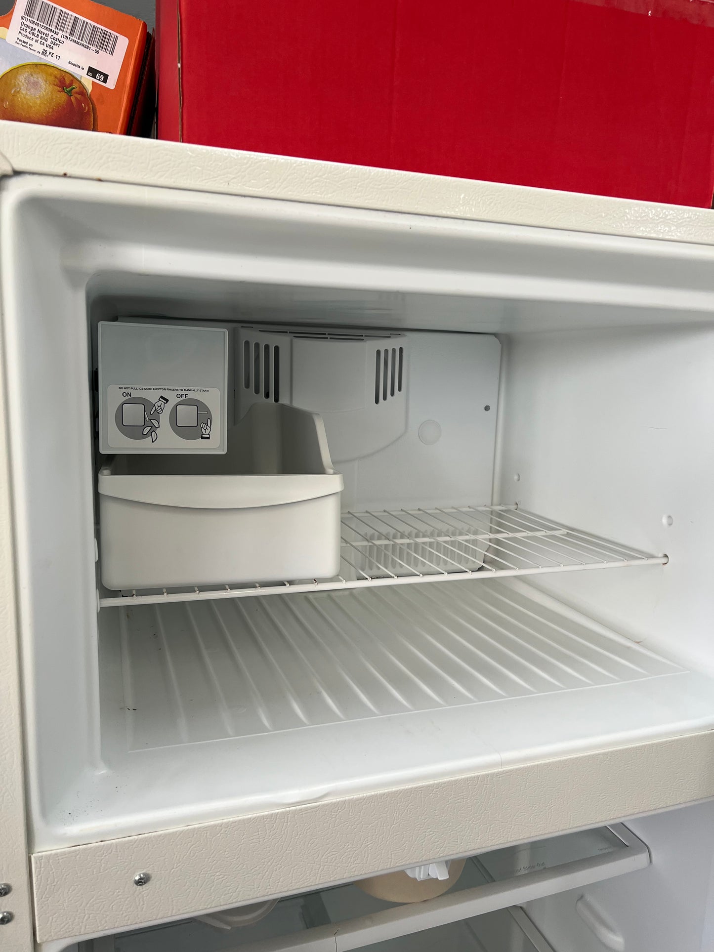 Kenmore 30 Full Size Top Freezer Refrigerator In Off White, 444330