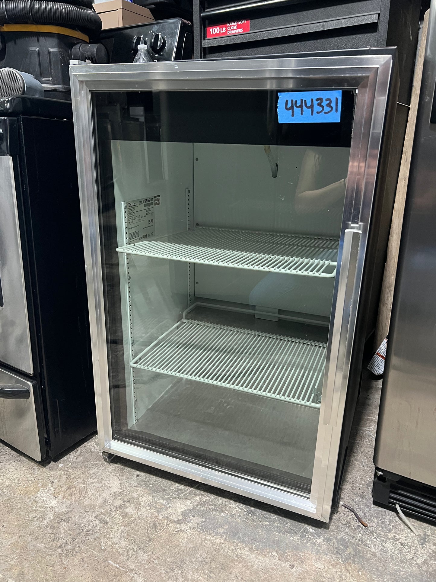 True 24 Inch Glass Door Countertop Refrigerator, GDM-07, 444331