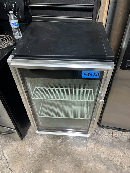 True 24 Inch Glass Door Countertop Refrigerator, GDM-07, 444331