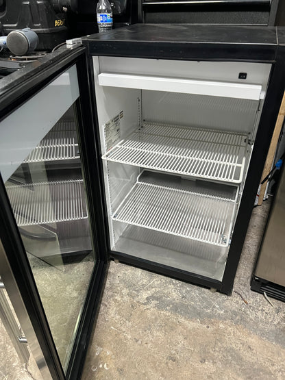 True 24 Inch Glass Door Countertop Refrigerator, GDM-07, 444331