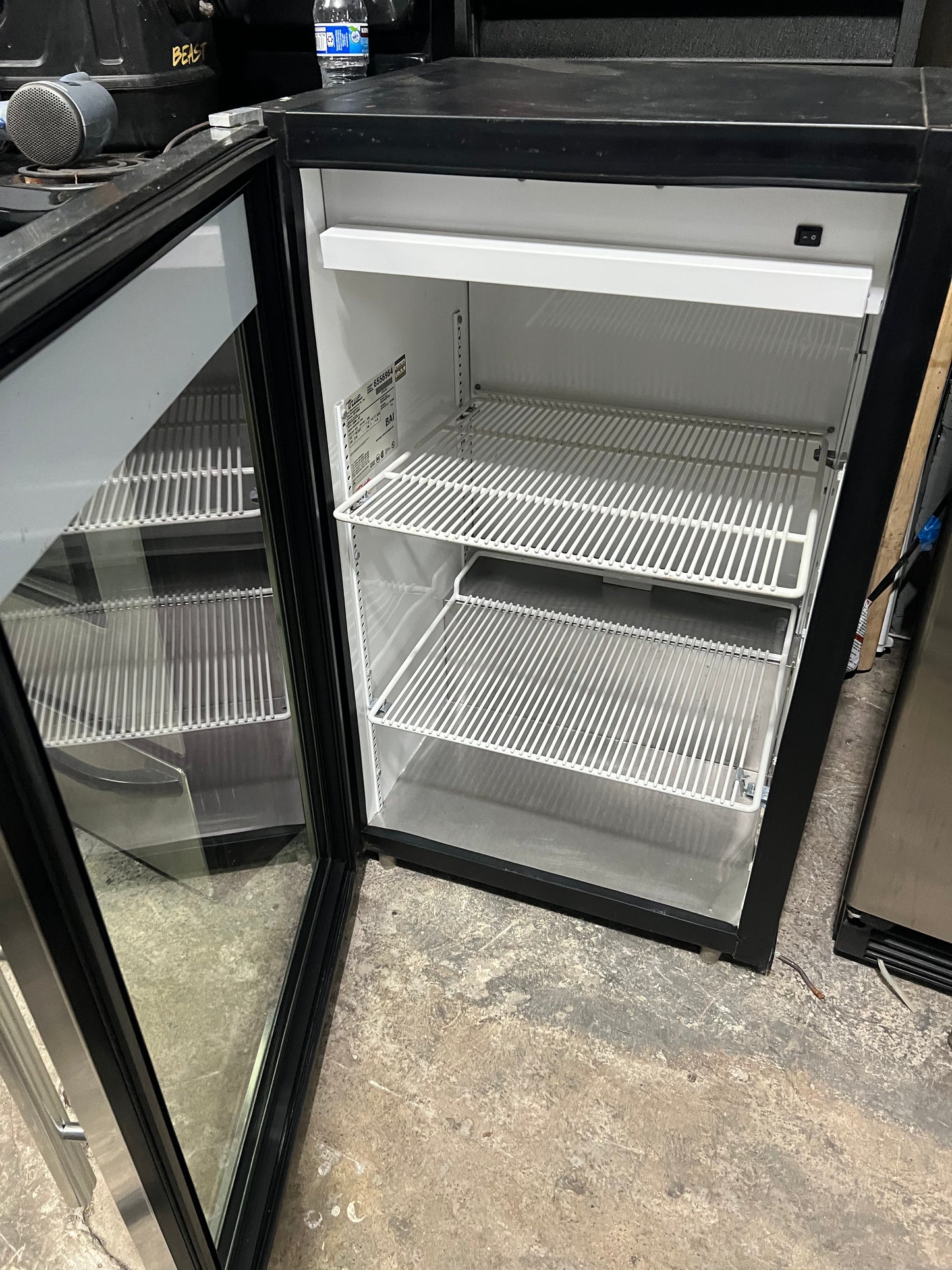 True 24 Inch Glass Door Countertop Refrigerator, GDM-07, 444331