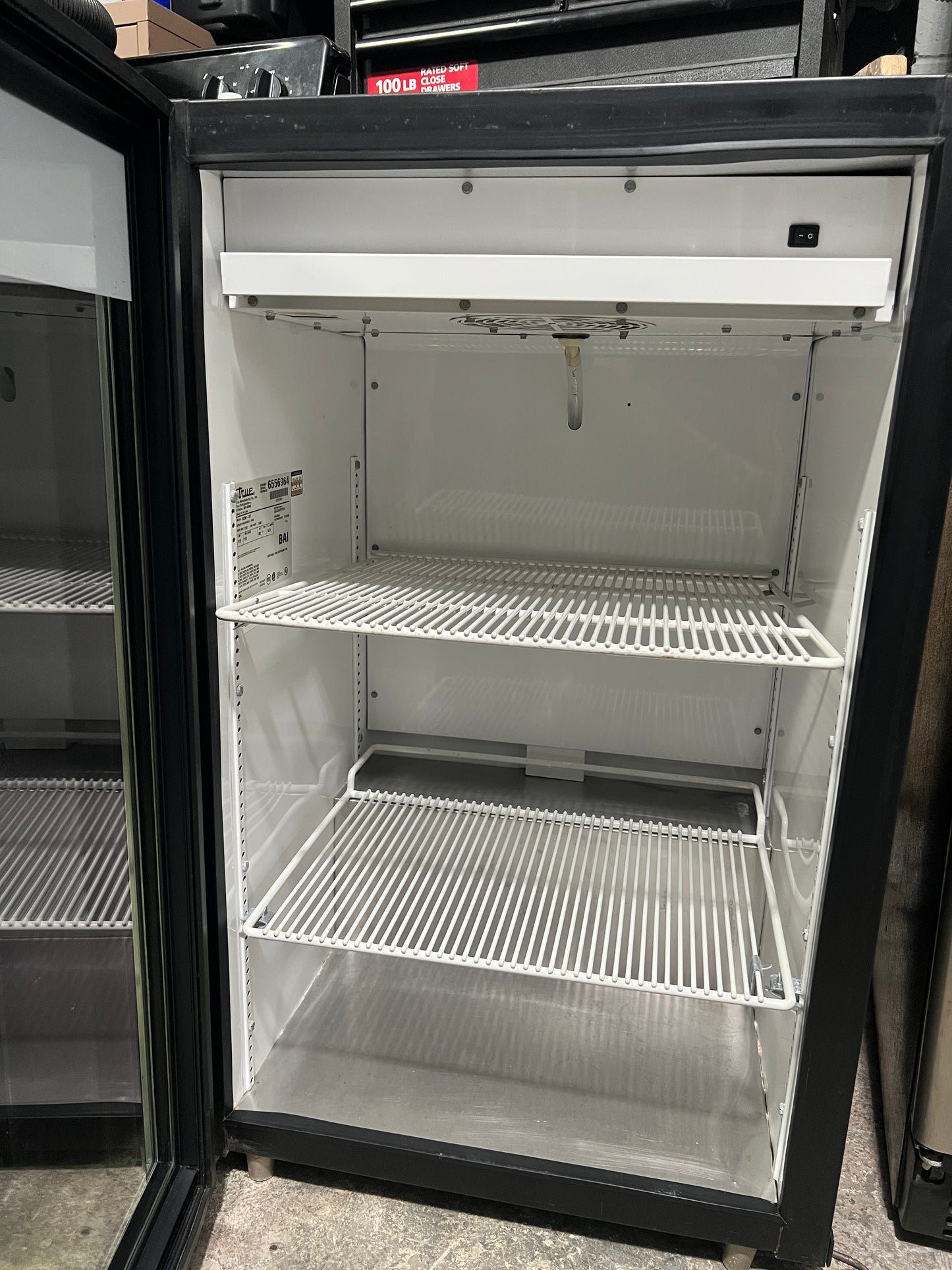 True 24 Inch Glass Door Countertop Refrigerator, GDM-07, 444331