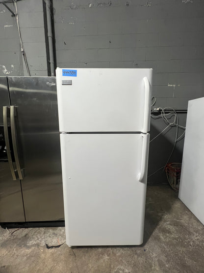 Frigidaire30 Inch 18 Cu.Ft Top Freezer Refrigerator In White, FFUI1826MW0, 444334