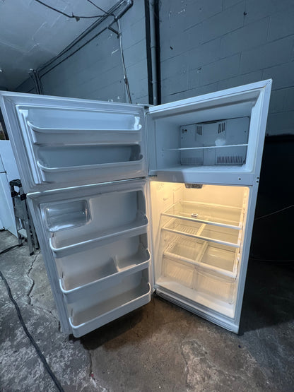 Frigidaire30 Inch 18 Cu.Ft Top Freezer Refrigerator In White, FFUI1826MW0, 444334