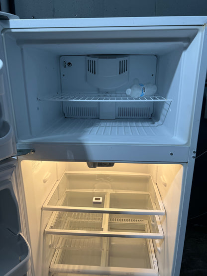 Frigidaire30 Inch 18 Cu.Ft Top Freezer Refrigerator In White, FFUI1826MW0, 444334