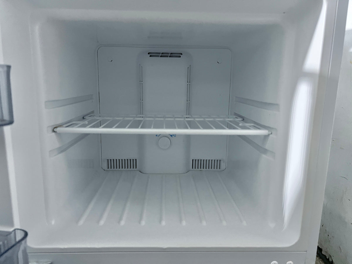 24 Inch Danby Top Freezer White Refrigerator , 373826