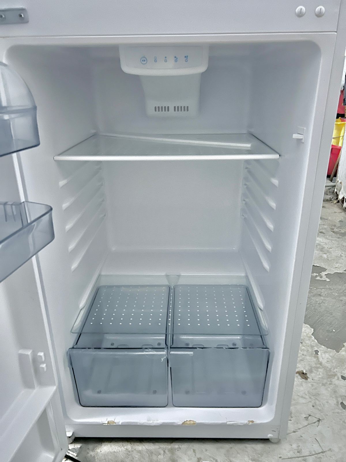 24 Inch Danby Top Freezer White Refrigerator , 373826