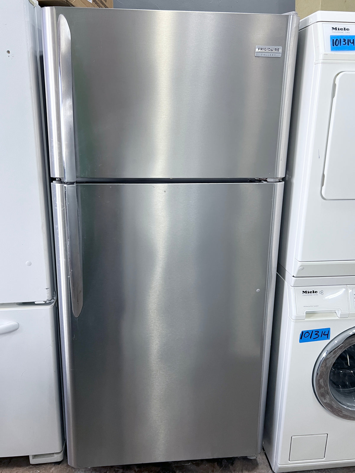 Frigidaire Gallery 30 Inch Top Freezer Stainless Steel Refrigerator 18 CU Ft , 373829