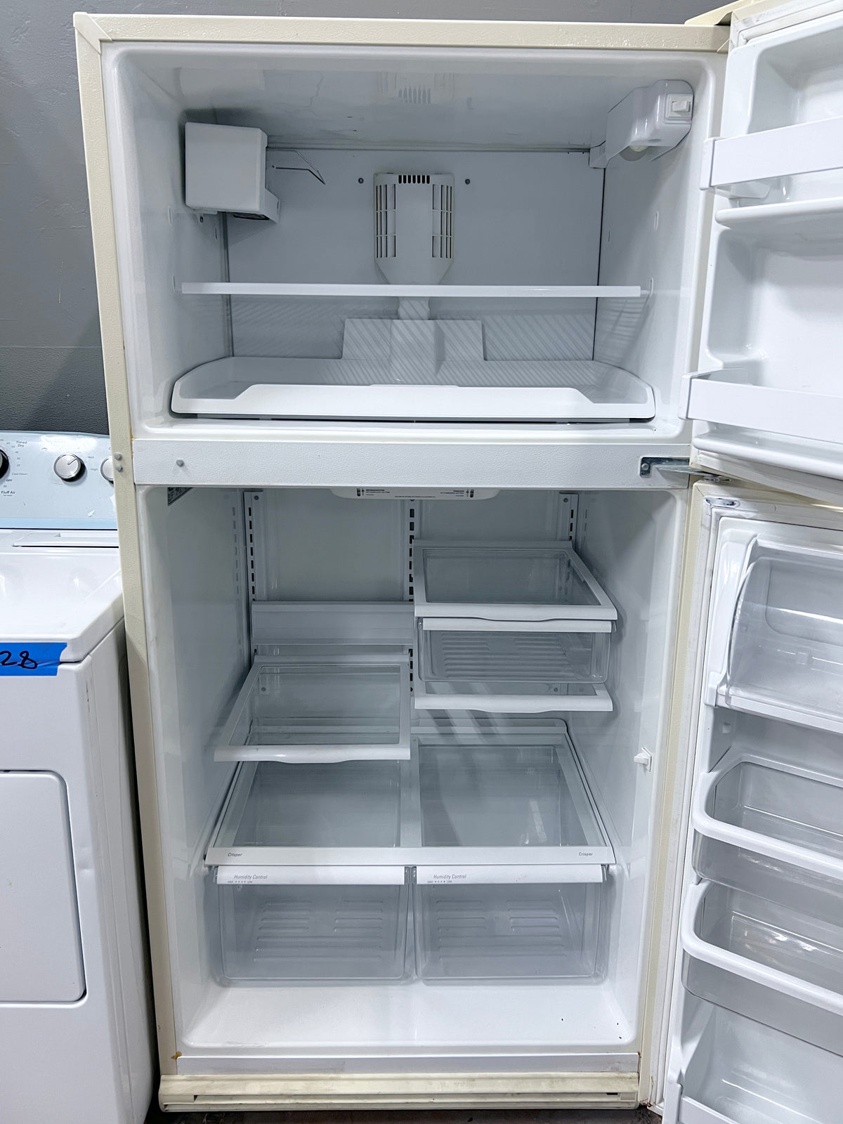 33 Inch Whirlpool Top Freezer Refrigerator Off White Beige GT22DKXGN01 , 20 Cu Ft , 373847