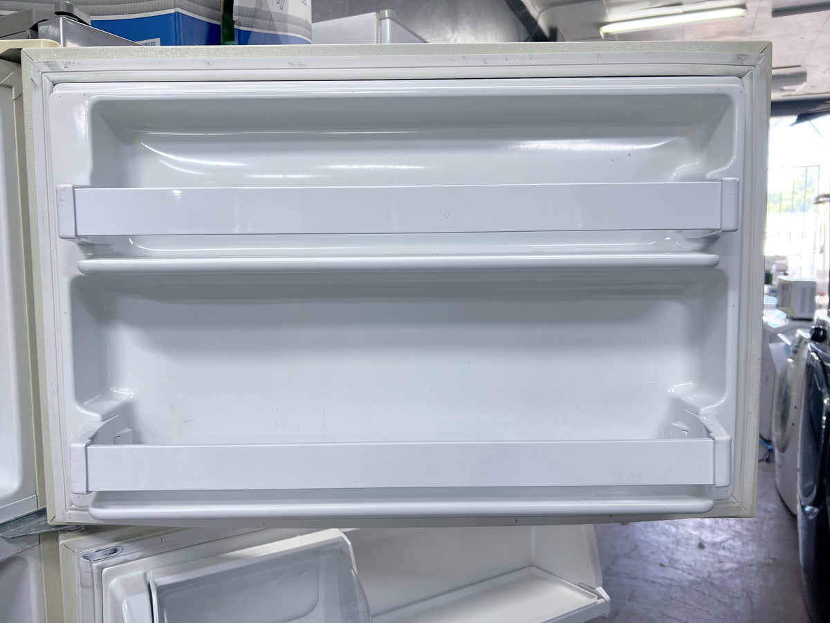 33 Inch Whirlpool Top Freezer Refrigerator Off White Beige GT22DKXGN01 , 20 Cu Ft , 373847