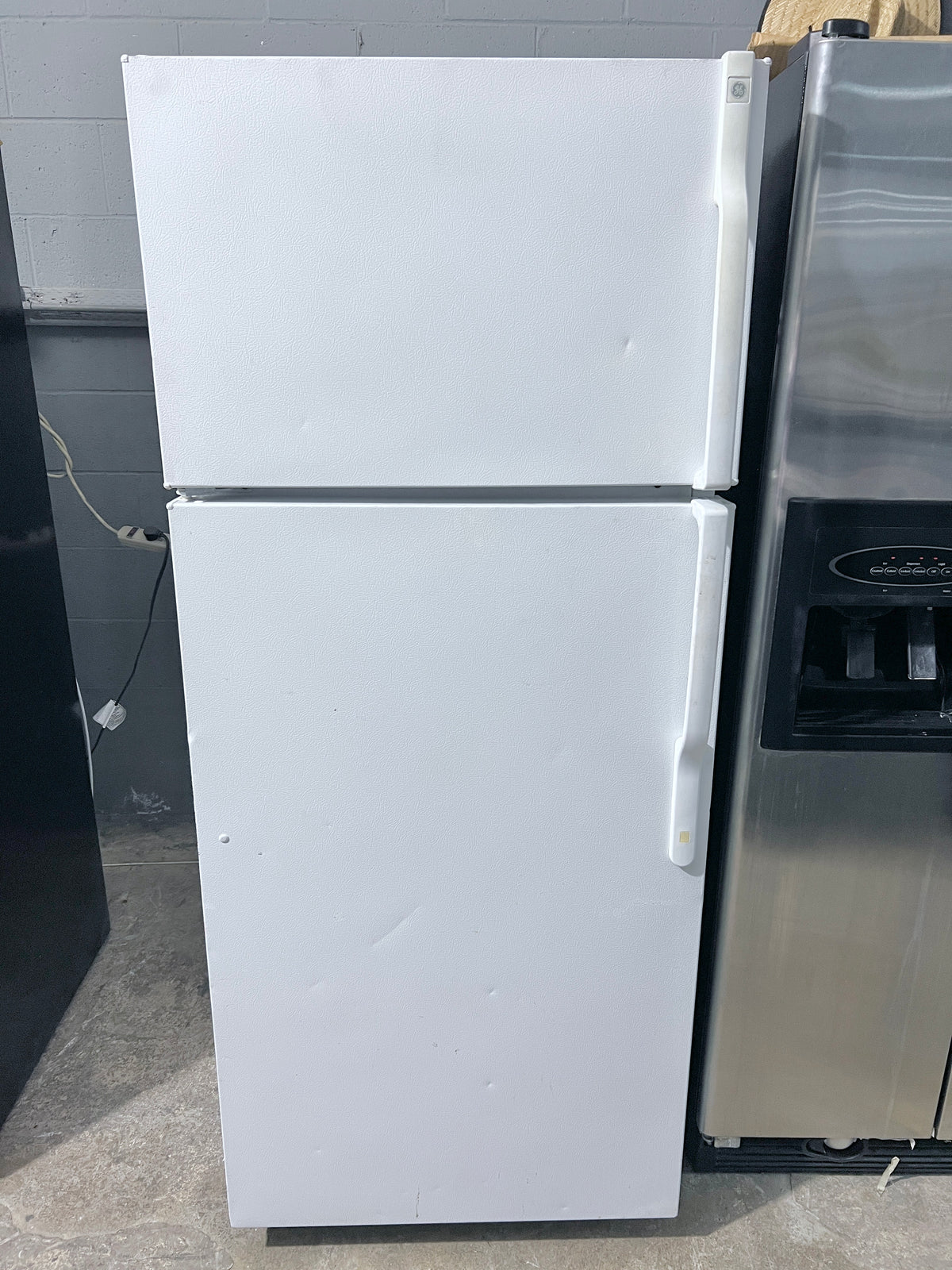 28 Inch GE Top Freezer White Refrigerator GTS18CCSARWW , 373851