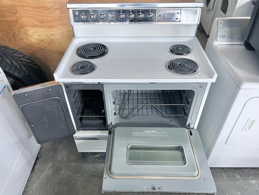 40 Inch GE Electric Freestanding Electric 240V Range , Coil Element Cooking , JCP6701WH, 373859