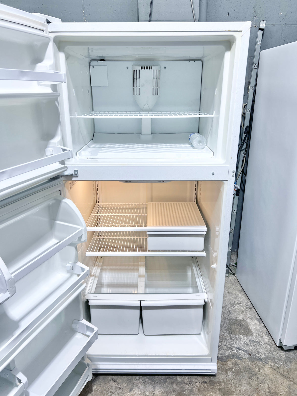 Whirlpool 30 inch Top Freezer White Refrigerator , 18 Cu Ft , ET18NKXFW04 , 373868