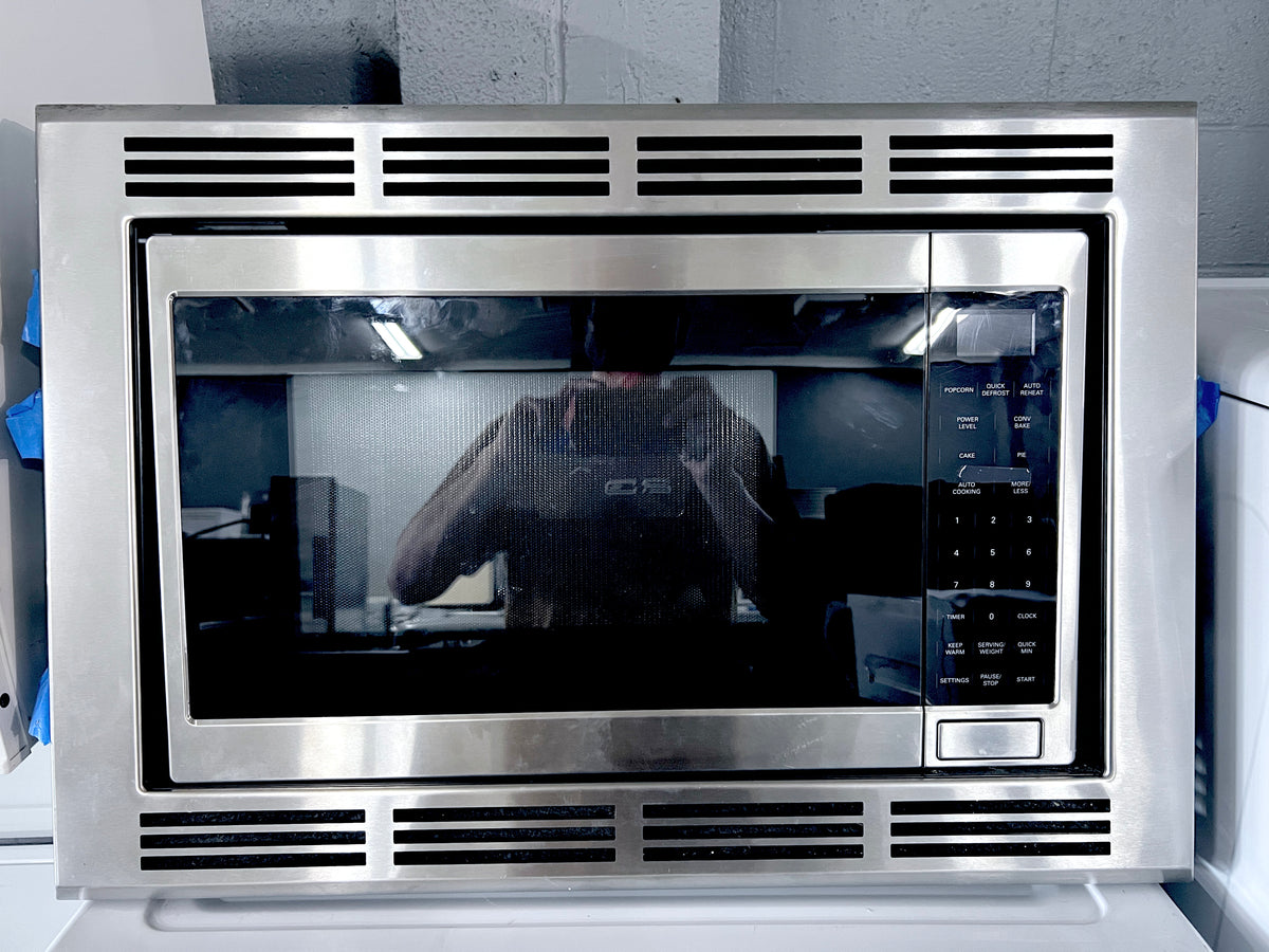 24 Inch Thermador  MCES01 Built in Microwave Oven , Convection Cooking Watts, 15 Inch Recessed Ceramic Turntable , Glass Touch Controls Stainless Steel , with Trim Kit , Speed Oven  373873