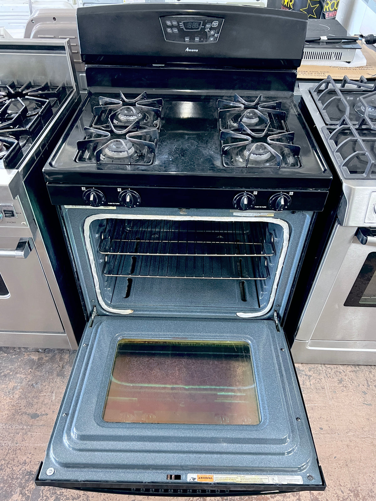30 Inch Amana Black Gas Range AGR5844VDB2 , 4 Burner , Oven , 373875