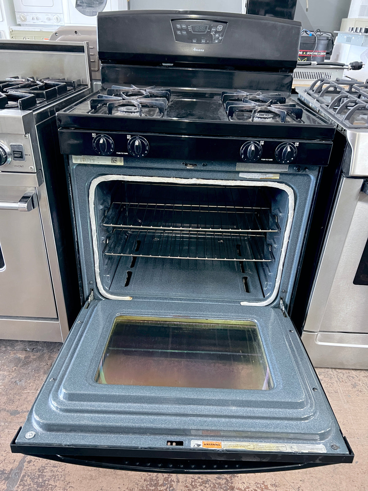 30 Inch Amana Black Gas Range AGR5844VDB2 , 4 Burner , Oven , 373875