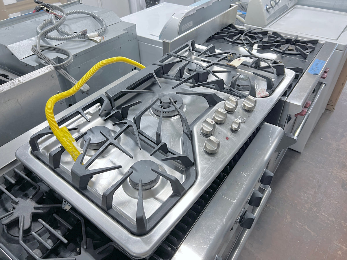 36 Inch GE Cafe Cooktop CGP650SET3SS ,  Natural Gas , Stainless Steel , 5 Burner , Simmer Burner , 373881