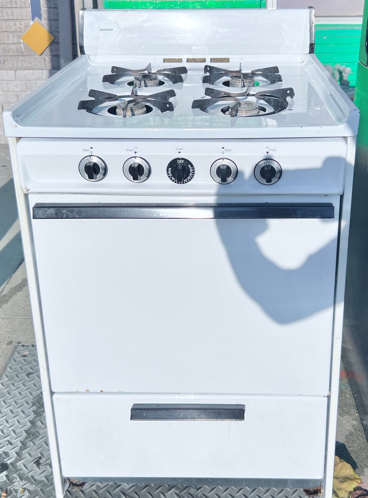 24 Inch Hotpoint Range Natural Gas , 4 Burner , Oven , White , 373883