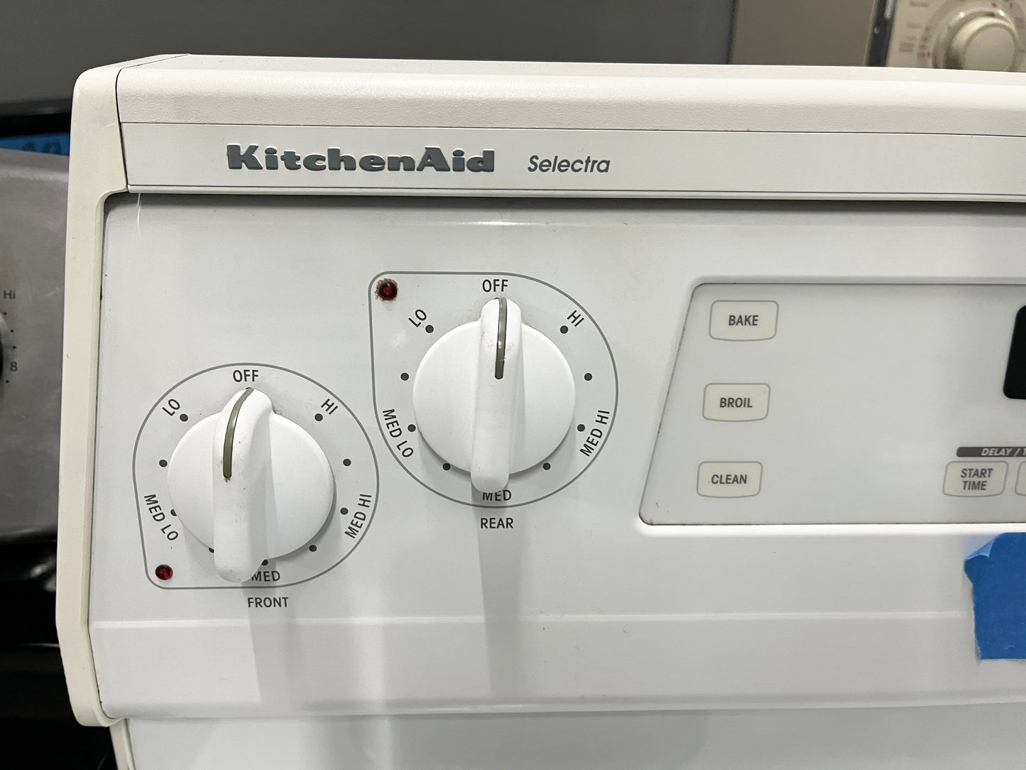 Kitchenaid 30 Inch Freestanding Electric Range , 4 Burner Coils , White, Used, 999370