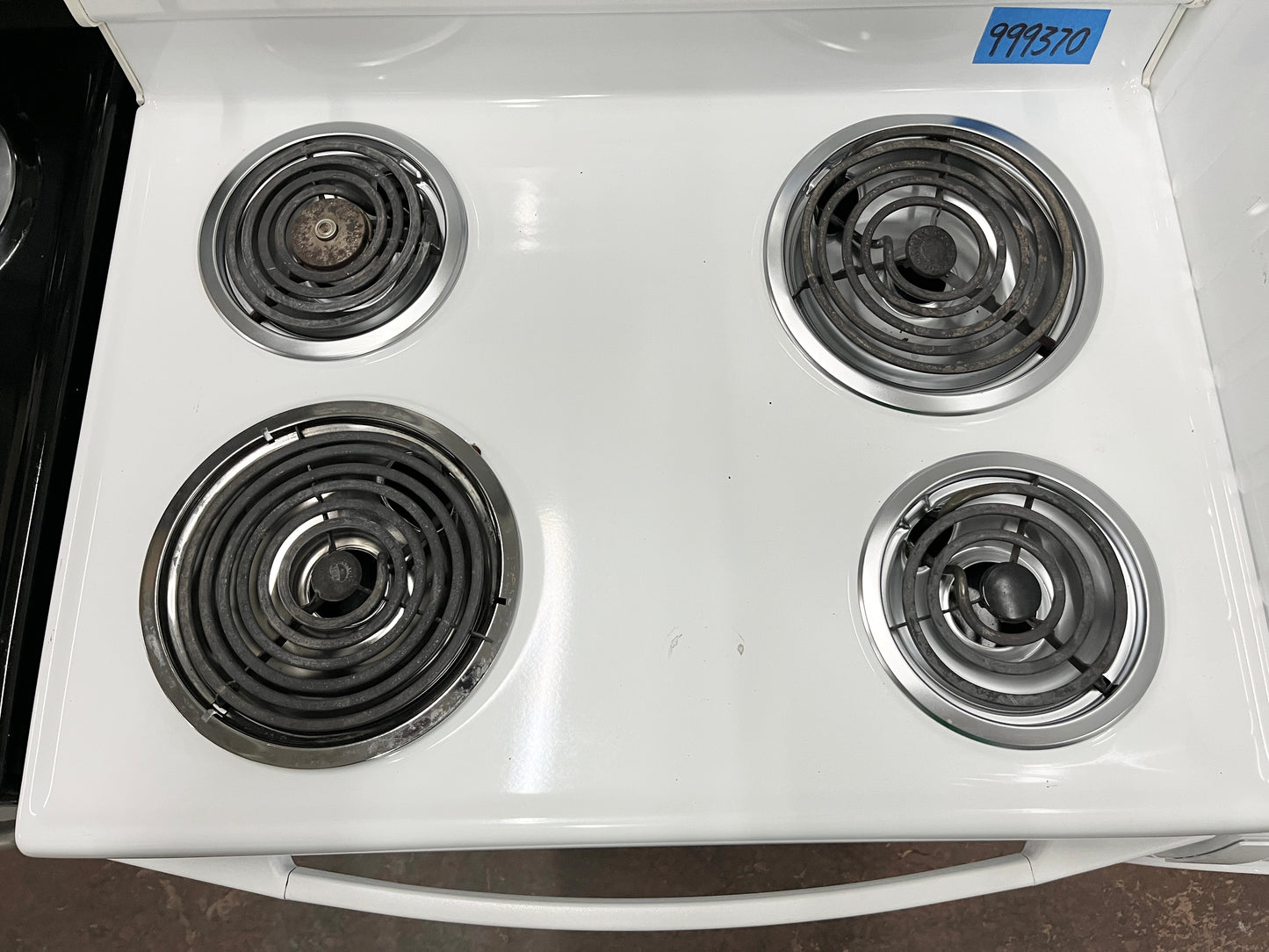 Kitchenaid 30 Inch Freestanding Electric Range , 4 Burner Coils , White, Used, 999370